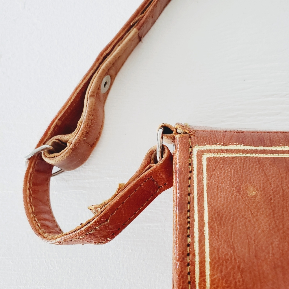 Vintage | Painted Scene Leather Bag - Picture 7 of 15